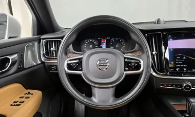 Volvo V60 2021, 58005 км, за 23730.85 USD - фото 13