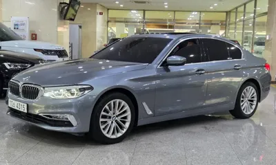 BMW 5-Series · 2018 год
