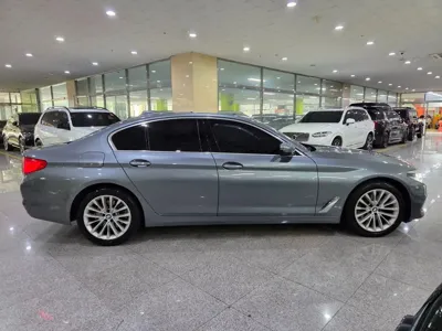 BMW 5-Series 2018, 116708 км, за 10634.11 USD