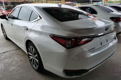 Lexus ES 2018, 84400 км, за 22865 USD
