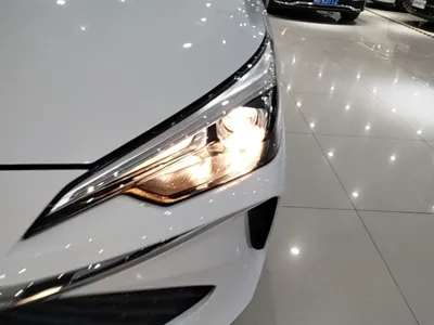 Roewe i5 2023, 7100 км, за 8465 USD - фото 7