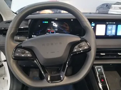 Roewe i5 2023, 7100 км, за 8465 USD - фото 12