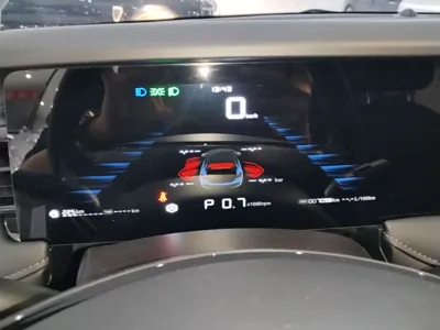 Roewe i5 2023, 7100 км, за 8465 USD - фото 13