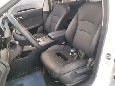 Roewe i5 2023, 7100 км, за 8465 USD - фото 16