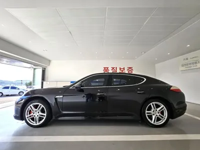Porsche Panamera 2010, 217000 км, за 5759.41 USD