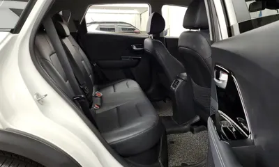 Kia Niro 2020, 62738 км, за 11166.17 USD - фото 12