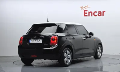 MINI Cooper 2017, 56231 км, за 6367.34 USD