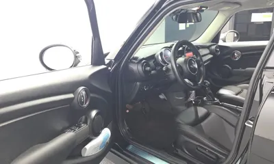 MINI Cooper 2017, 56231 км, за 6367.34 USD - фото 10