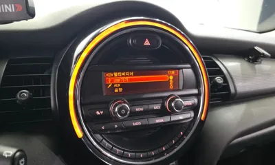MINI Cooper 2017, 56231 км, за 6367.34 USD - фото 16