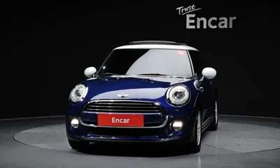 MINI Cooper 2018, 68733 км, за 5939.87 USD