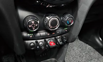 MINI Cooper 2018, 68733 км, за 5939.87 USD - фото 18