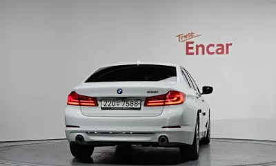 BMW 5-Series 2018, 58543 км, за 16576.73 USD