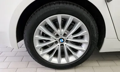 BMW 5-Series 2018, 58543 км, за 16576.73 USD