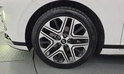 Hyundai Grandeur 2023, 162375 км, за 17589.59 USD