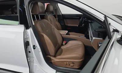 Hyundai Grandeur 2023, 162375 км, за 17589.59 USD - фото 26