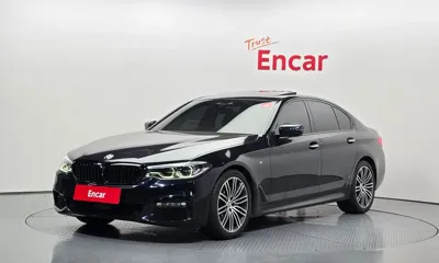 BMW 5-Series · 2017 год