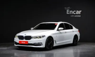 BMW 5-Series · 2018 год
