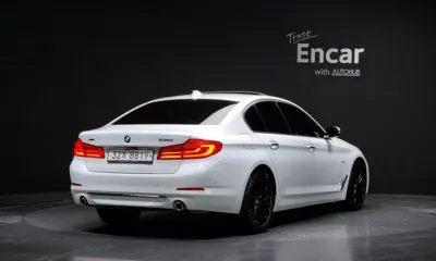 BMW 5-Series 2018, 73834 км, за 15857.28 USD
