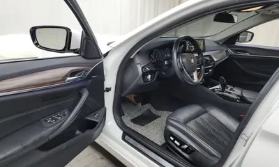 BMW 5-Series 2018, 73834 км, за 15857.28 USD - фото 10