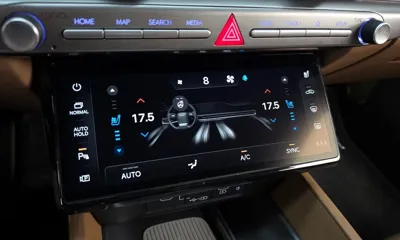 Hyundai Grandeur 2023, 57024 км, за 19014.12 USD - фото 30