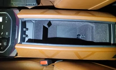 BMW i7 2023, 42300 км, за 80608.44 USD - фото 8