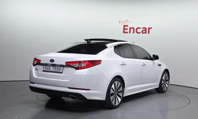 Kia K5 2011, 116663 км, за 3964.32 USD