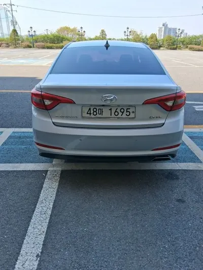 Hyundai Sonata 2015, 191355 км, за 3347.77 USD