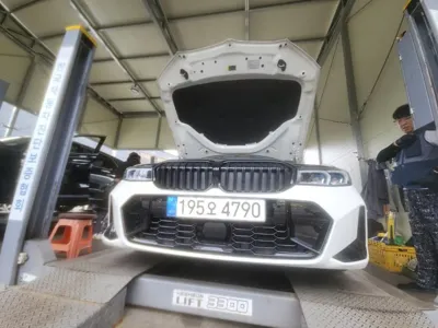 BMW 3-Series · 2023 год