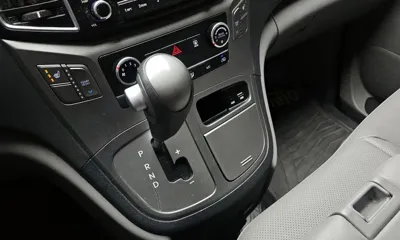 Hyundai Starex 2018, 125213 км, за 6906.08 USD - фото 9