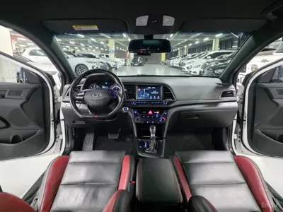 Hyundai Avante 2018, 90500 км, за 5392.93 USD - фото 9