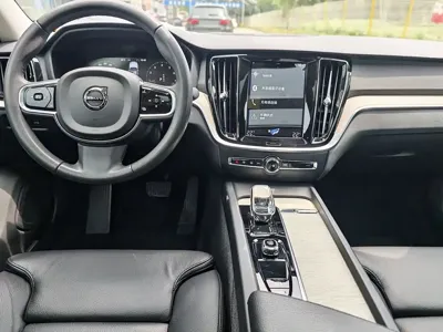 Volvo S60 2022, 40000 км, за 17411.98 USD