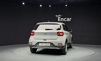 Hyundai Venue 2022, 116322 км, за 8861.76 USD