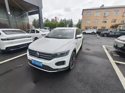 Volkswagen T-Roc · 2022 год