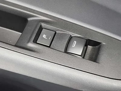 ChevroletGMDaewoo Bolt EV 2018, 302094 км, за 6319.22 USD - фото 13