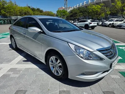 Hyundai Sonata 2011, 130397 км, за 2494.42 USD