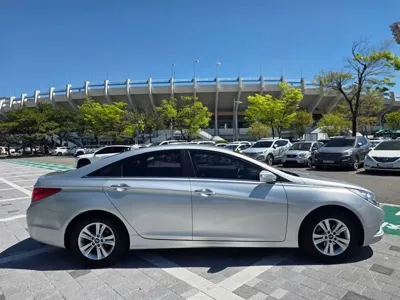 Hyundai Sonata 2011, 130397 км, за 2494.42 USD