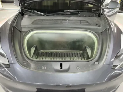 Tesla Model Y 2024, 52473 км, за 25912.23 USD - фото 18