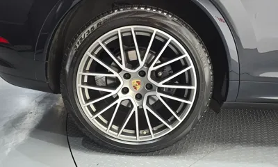 Porsche Cayenne 2023, 27922 км, за 74884.39 USD