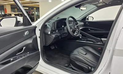 Hyundai Avante 2021, 49647 км, за 8861.76 USD - фото 10
