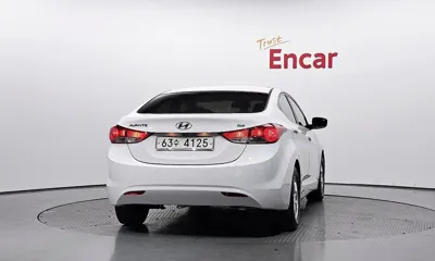 Hyundai Avante 2013, 112805 км, за 3636.49 USD
