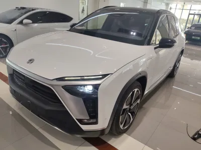 Nio ES8 · 2020 год