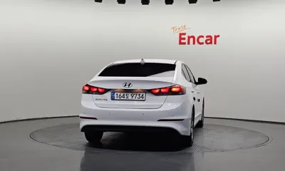 Hyundai Avante 2018, 181118 км, за 5493.07 USD