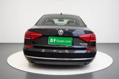 Volkswagen Passat 2017, 135900 км, за 9838 USD