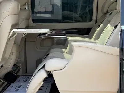 Mercedes-Benz V-Class 2020, 133000 км, за 27584.59 USD - фото 11