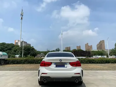 BMW 1 Series 2020, 90000 км, за 8147.78 USD