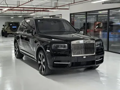 Rolls-Royce Cullinan 2022, 25000 км, за 717199.26 USD
