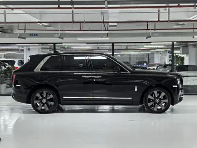 Rolls-Royce Cullinan 2022, 25000 км, за 717199.26 USD
