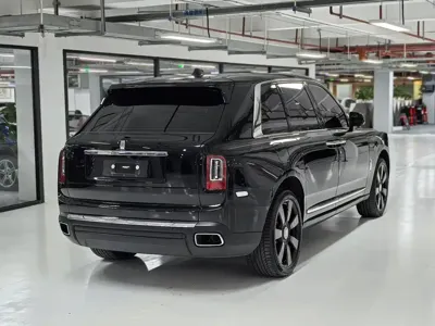 Rolls-Royce Cullinan 2022, 25000 км, за 713734.2 USD - фото 35