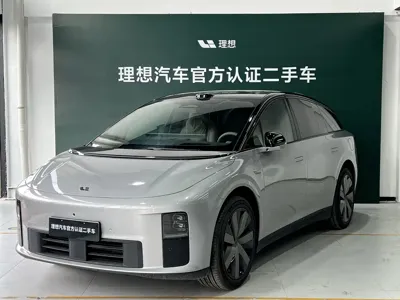 Li Auto 理想i6 · 2025 год