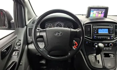 Hyundai Starex 2018, 62369 км, за 9183.41 USD - фото 13